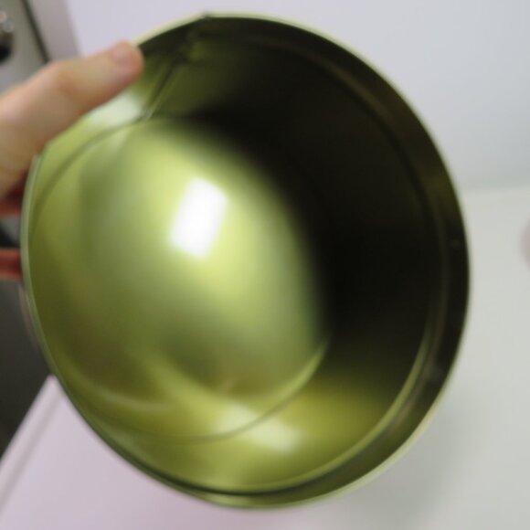 Childhood Memories Tom Sturgis Pretzels 14 oz Metal Tin Empty - Picture 8 of 12